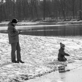 Is-your-smartphone-more-important-than-your-kids